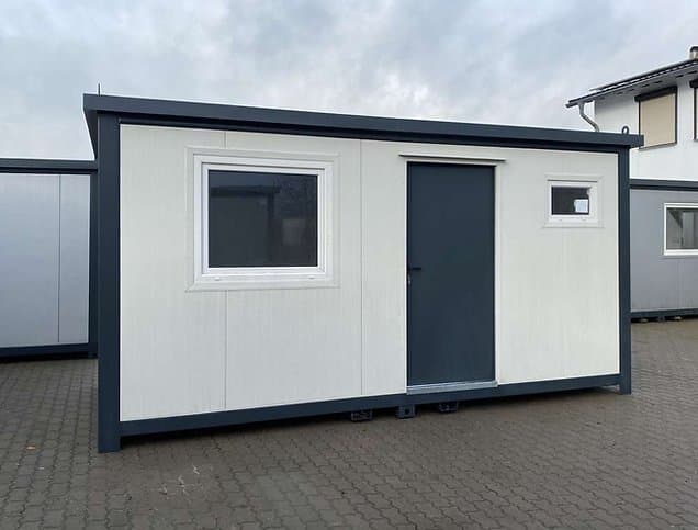 Contenedor 5x2,40m + Sanitario