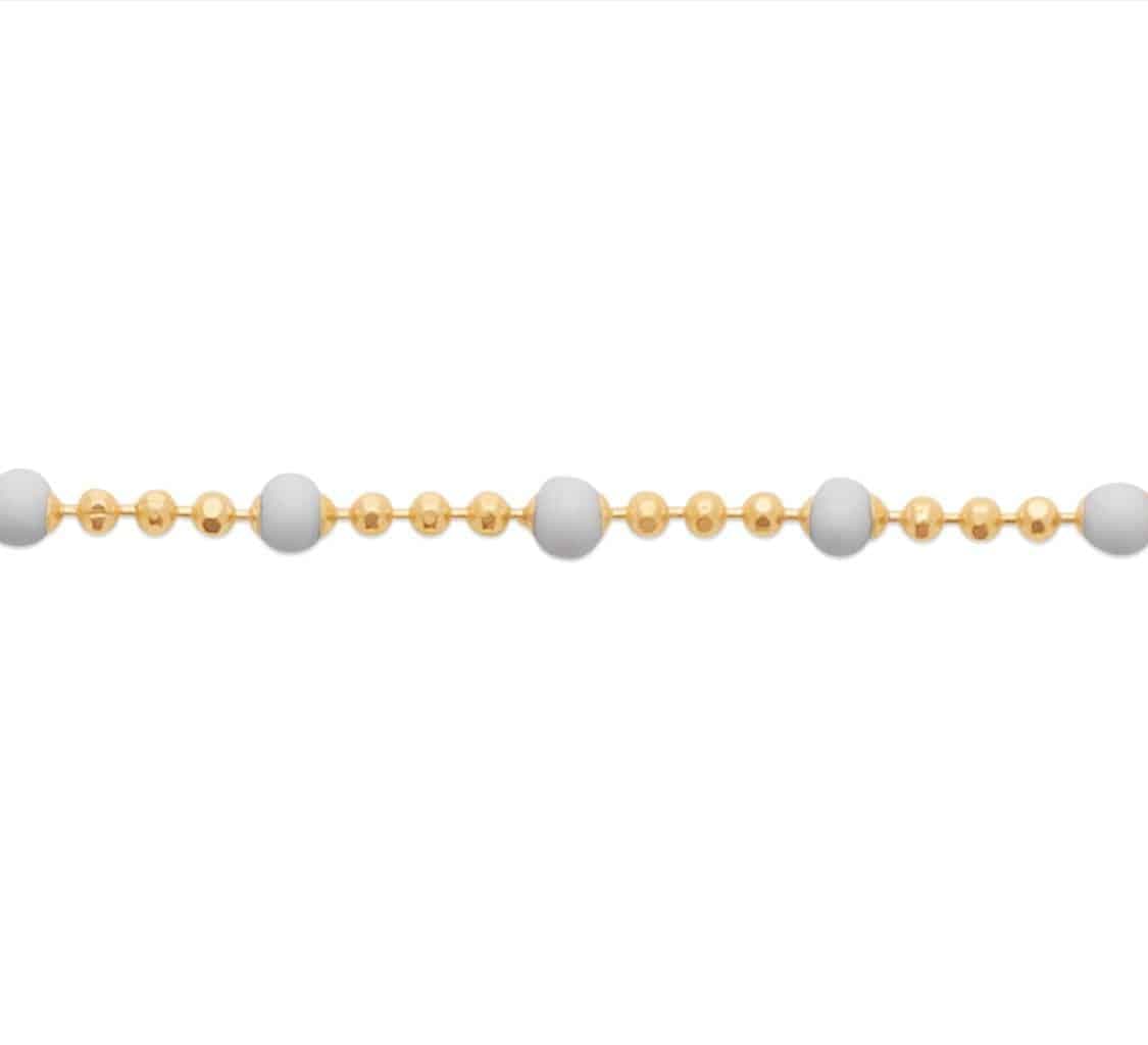 Bracelet perles de laque blanches plaqué or