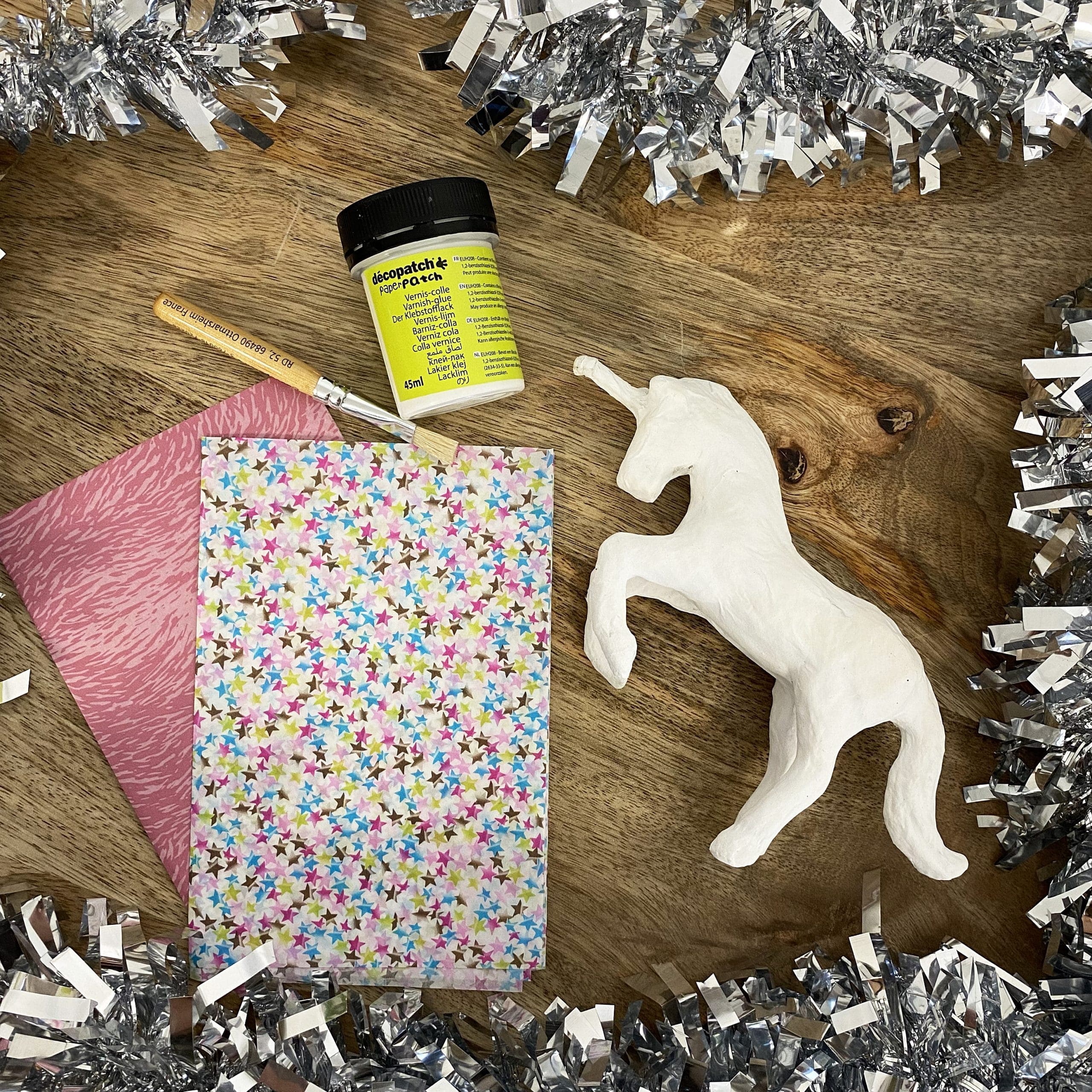 Décopatch Kit papier mùché - ModÚle Licorne