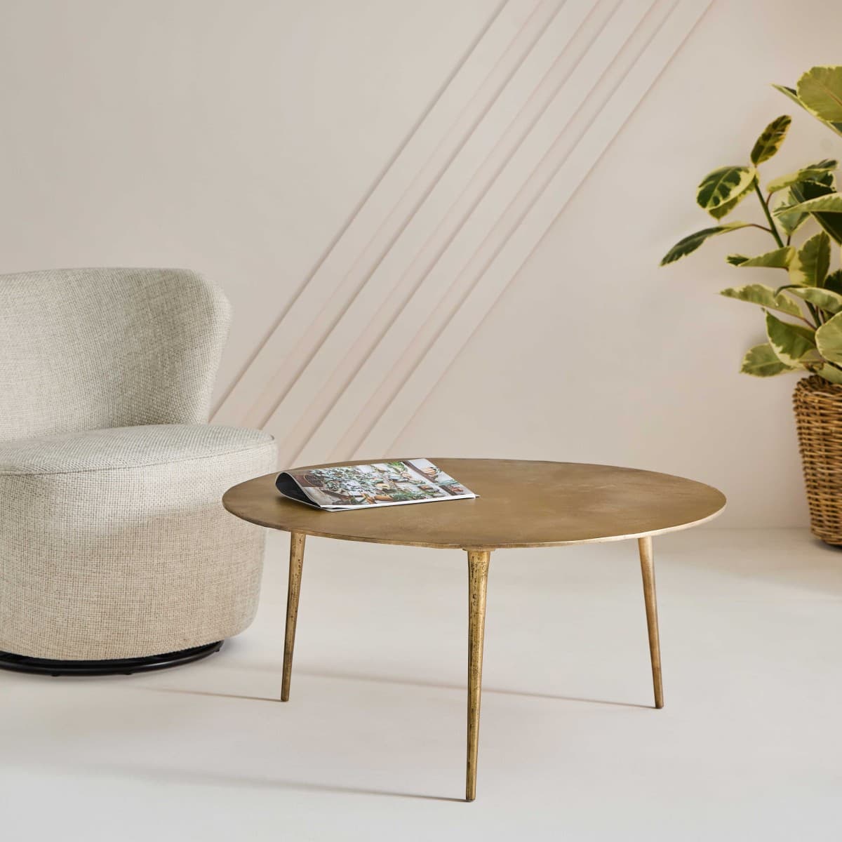 Grande table basse gigogne en aluminium finition laiton doré - MOON - Calicosy