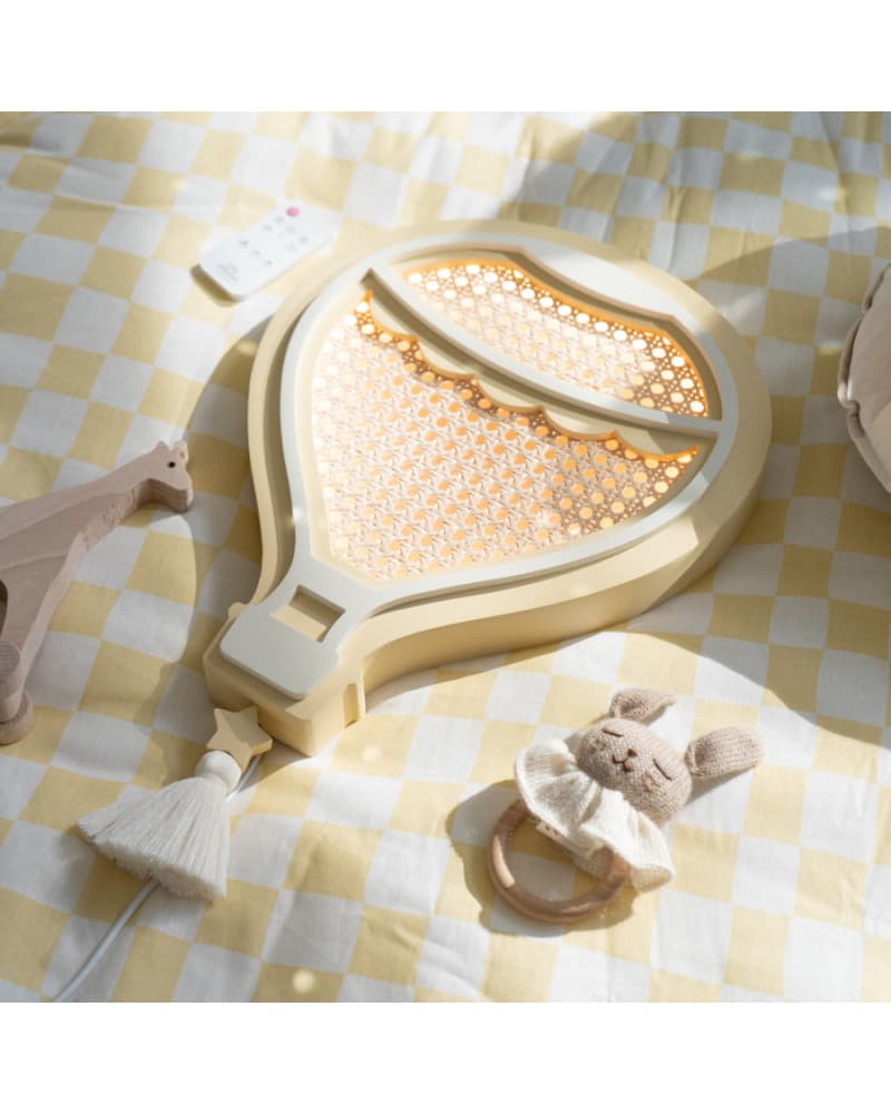 Lampe veilleuse en bois et rotin - montgolfière