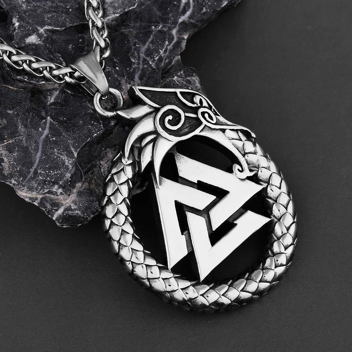 Collier viking valeureux combattant