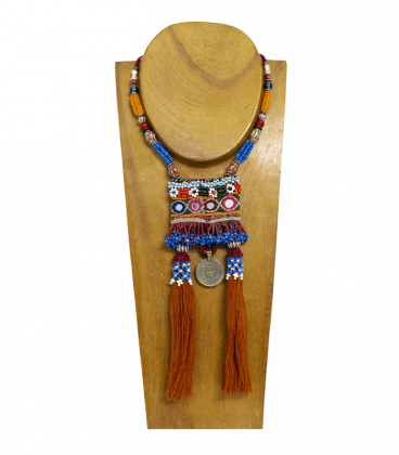 COLLIER ETHNIQUE FAIT MAIN.TISSAGE DE PERLES